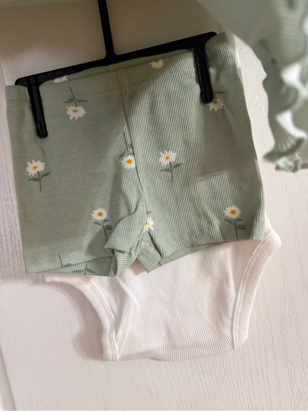 Carter’s Girls 3pc Matching Outfit NWT Sz 24M - Picture 2 of 5